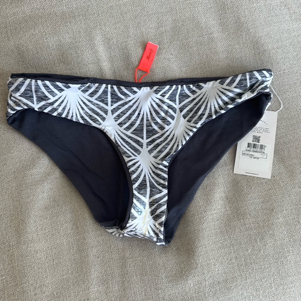 NWT Maaji Reversible Bottoms